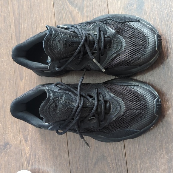 ADIDAS Originals Ozweego sneakers in triple black - Picture 4 of 13